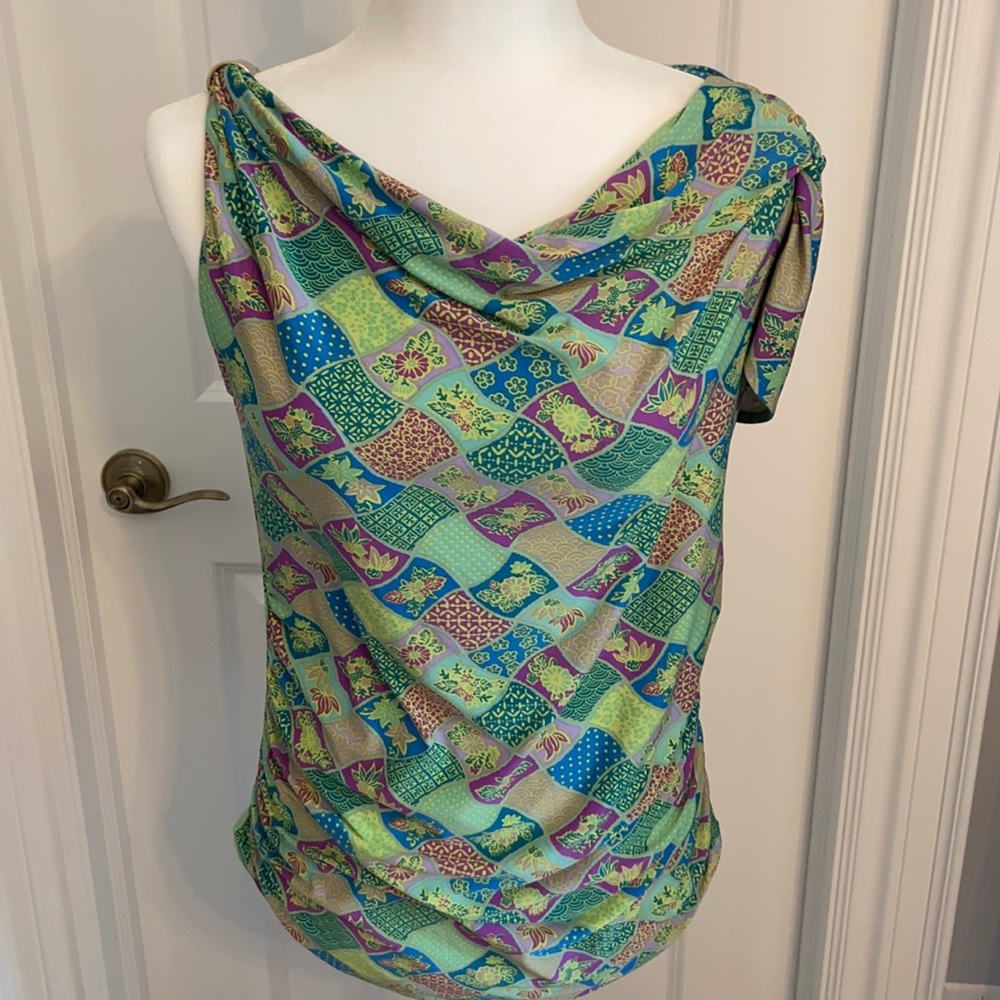 Cute summer asymmetrical, reuched top. Size small